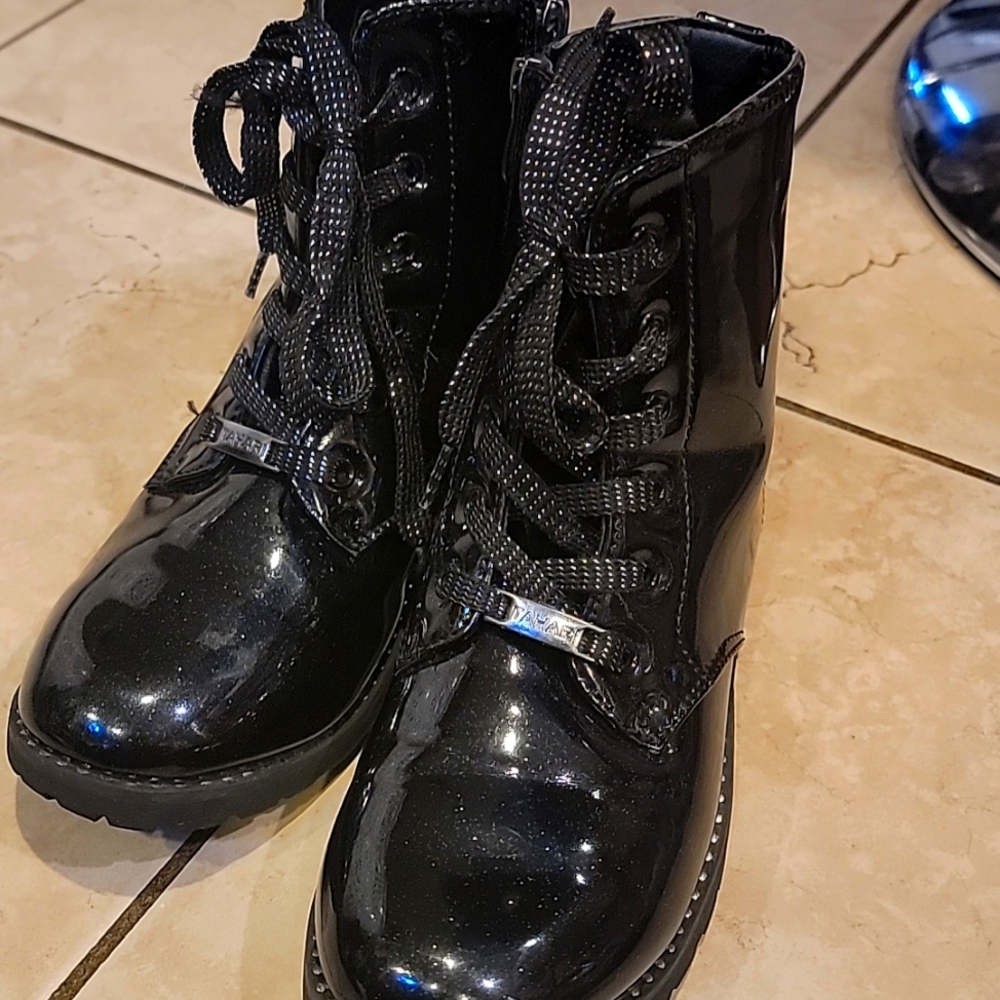 Tahari kids lace up boots